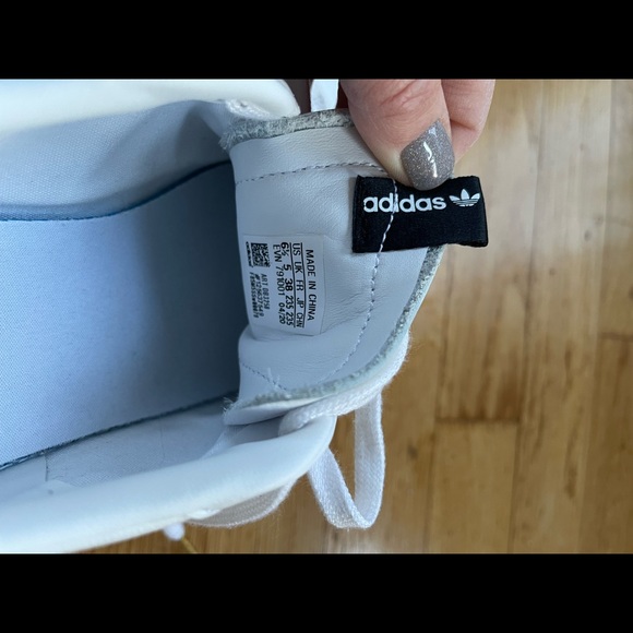 Adidas Womens Sneakers New. - Picture 4 of 7